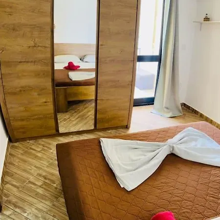 Seaside Duplex アパート セント・ポールズ・ベイ