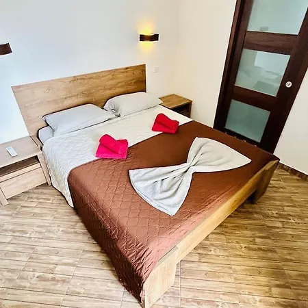 Seaside Duplex 3br In Bugibba With Bbq * St. Paul's Bay