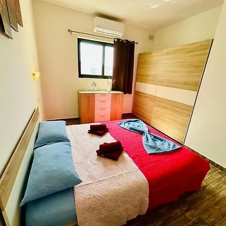 Seaside Duplex Apartment St. Paul's Bay