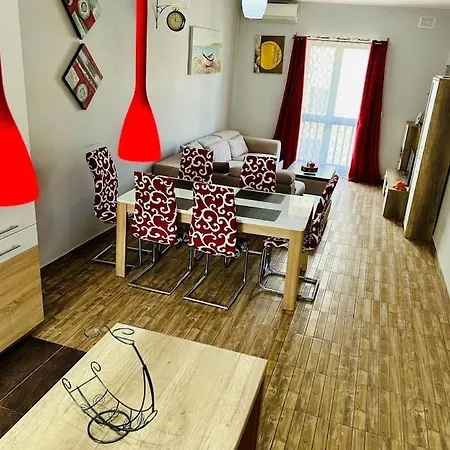 Seaside Duplex 3br In Bugibba With Bbq Appartamento
