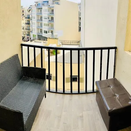 Seaside Duplex 3br In Bugibba With Bbq St. Paul's Bay