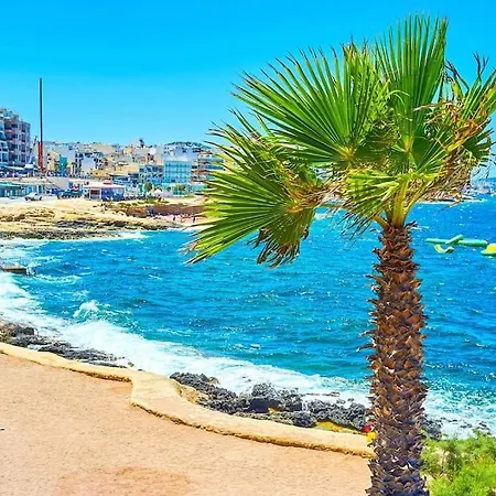 Seaside Duplex 3br In Bugibba With Bbq Appartamento